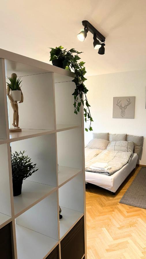 Cozy Apartment With Kitchen + Balcony New! Essen Bagian luar foto