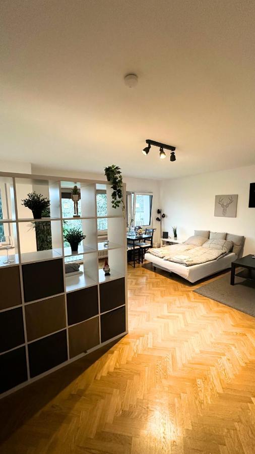 Cozy Apartment With Kitchen + Balcony New! Essen Bagian luar foto